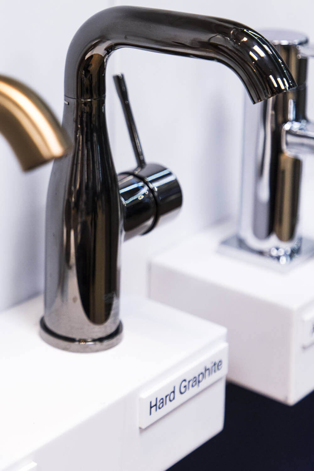 Essence new смеситель. Смеситель Grohe темный графит. Смеситель Грое черный. Смеситель Grohe Essence. Смеситель Grohe Essence New 33624000.